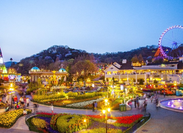 Korean Folk Village & Theme Park Tour (8 Hours)